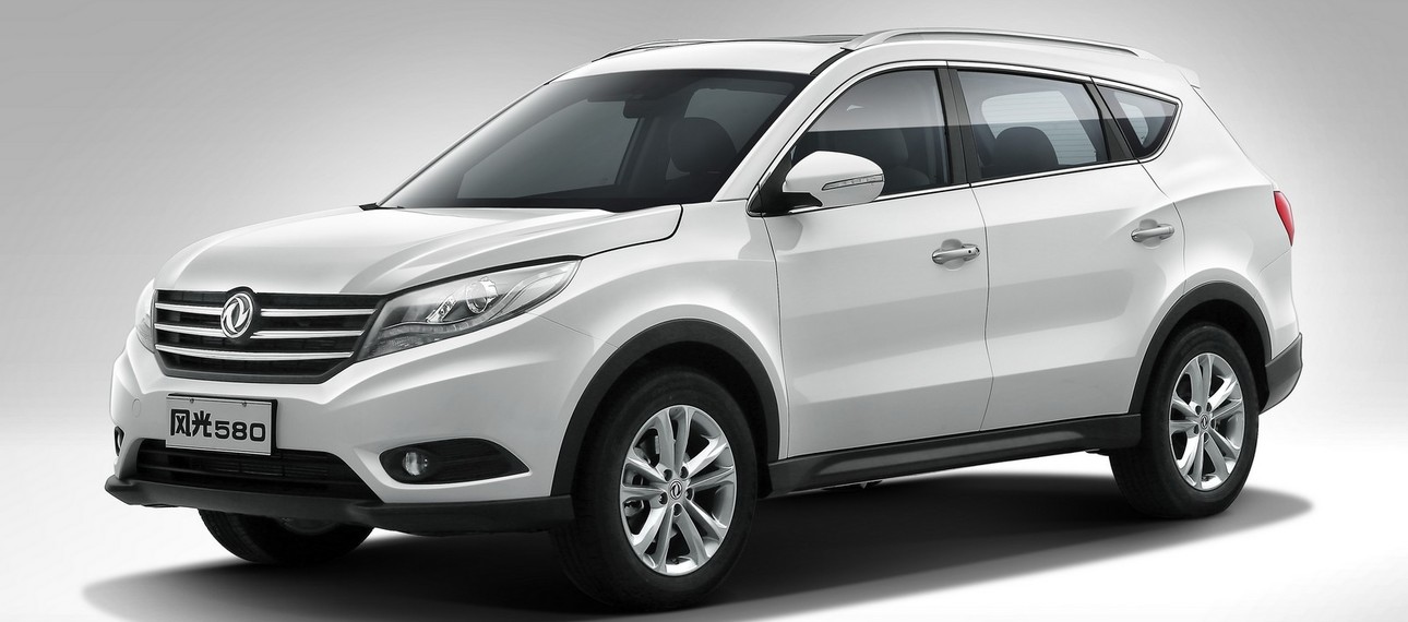 Dongfeng атакует Россию кроссоверами Dongfeng атакует Россию кроссоверами