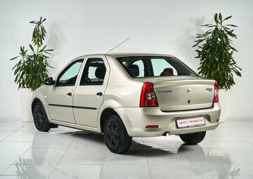 Renault Logan Вид 4