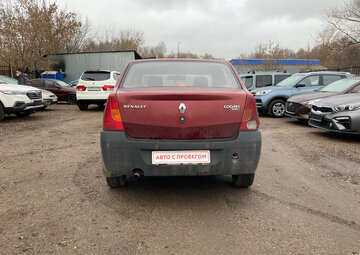 Renault Logan Вид 4