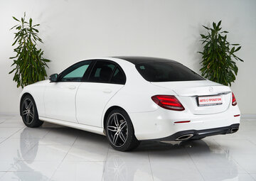 Mercedes benz E-Класс Вид 4